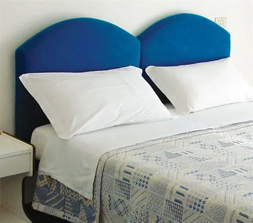 צ'סנטיקו Hotel Leonardo איטליה